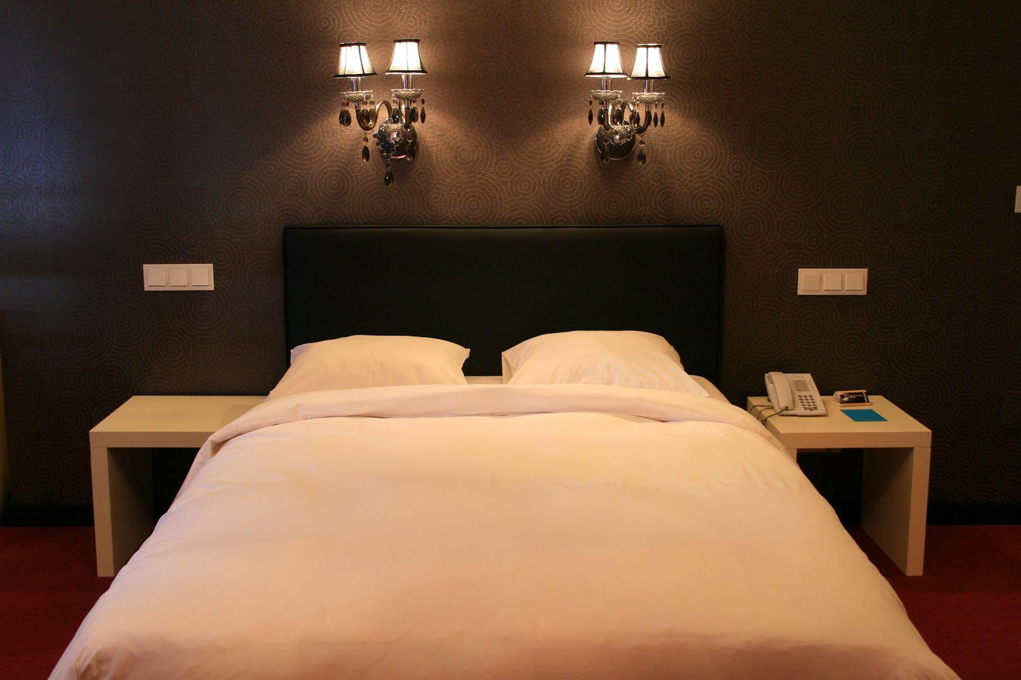 Hotel Olivier ชตราสเซน ภายนอก รูปภาพ