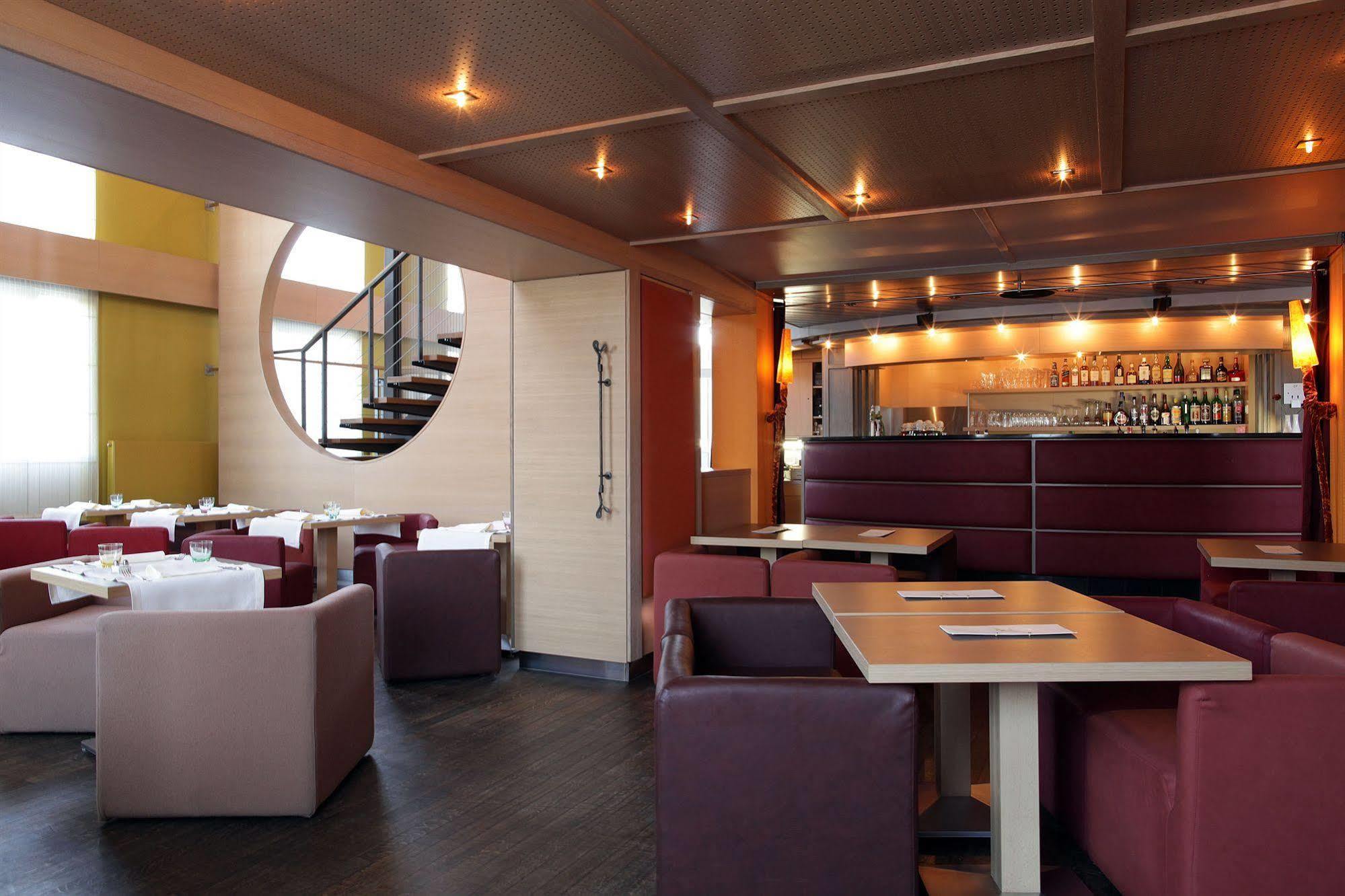 Hotel Olivier ชตราสเซน ภายนอก รูปภาพ