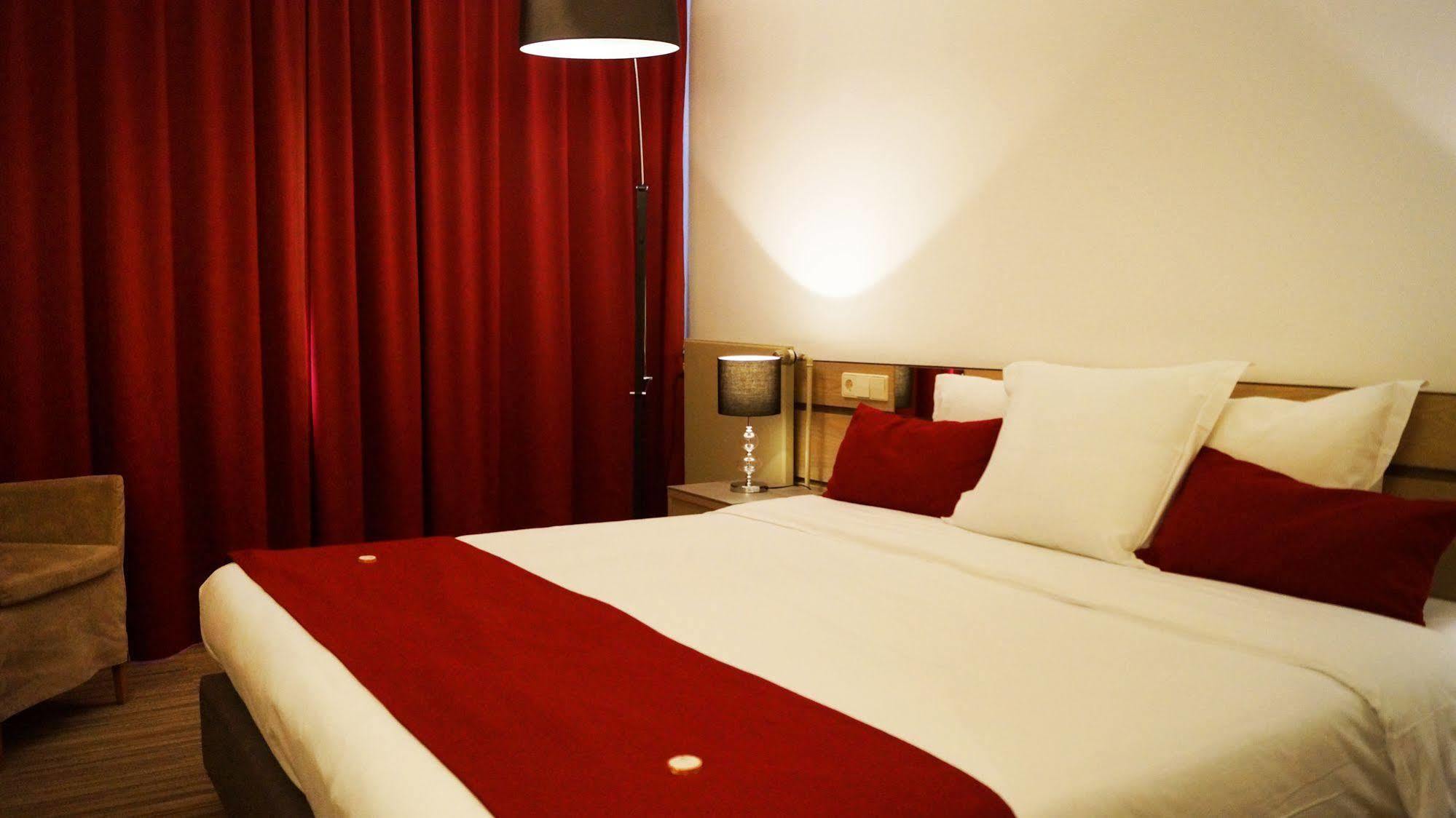 Hotel Olivier ชตราสเซน ภายนอก รูปภาพ